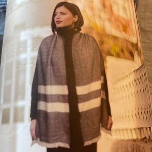 New Serra Ladies Scarf Poncho - NWT